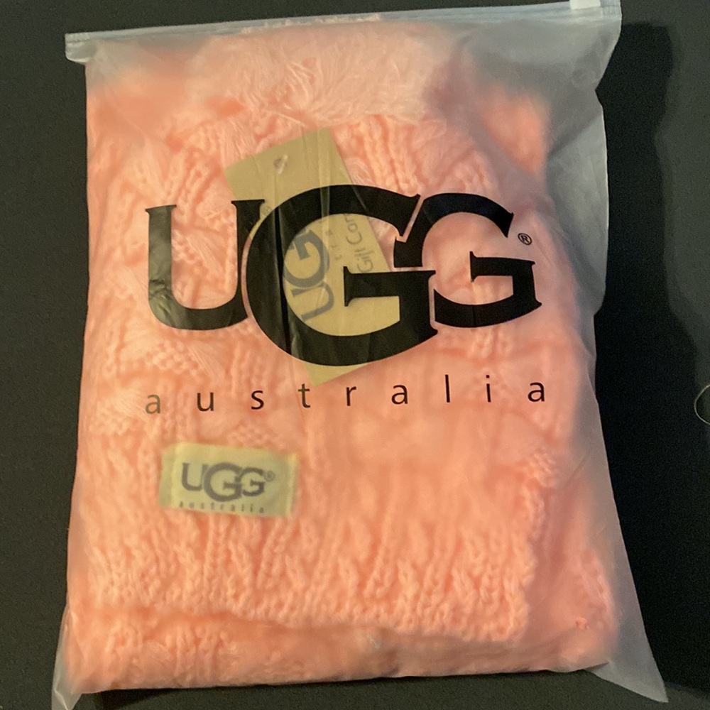 New✨ Pink UGG Knit Scarf & Beanie Set - Picture 3 of 3